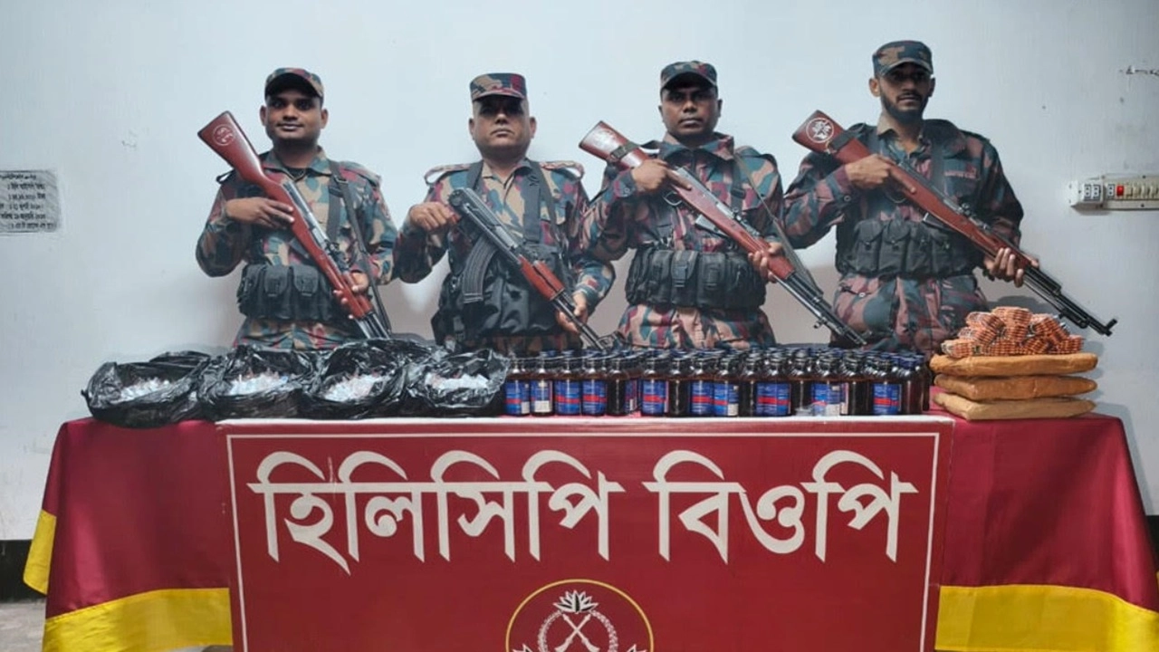 হিলি সীমান্তে বর্ডার গার্ড বাংলাদেশ