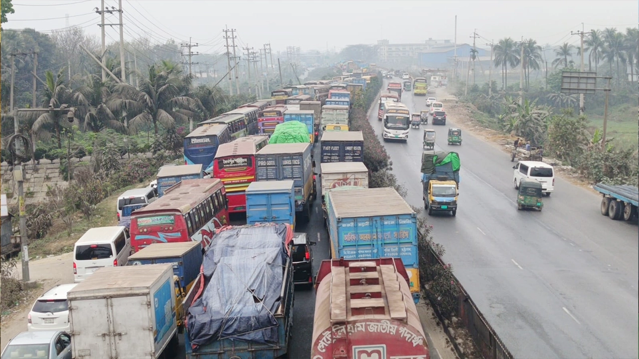 নারায়ণগঞ্জের সোনারগাঁ অংশের ঢাকামুখী লেনে তীব্র যানজট