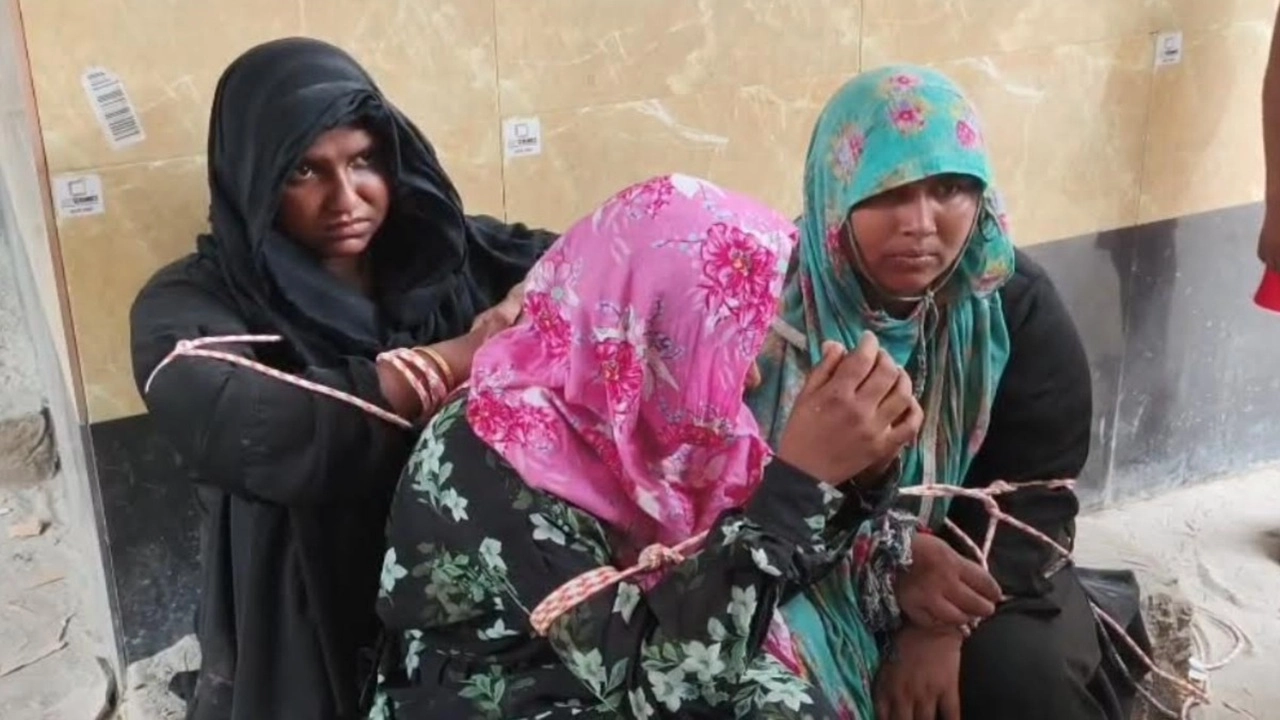 রূপগঞ্জে চুরির অপবাদ দিয়ে ৩ নারীকে বেধে নির্যাতন, কেটে ফেলা হয়েছে মাথা চুল