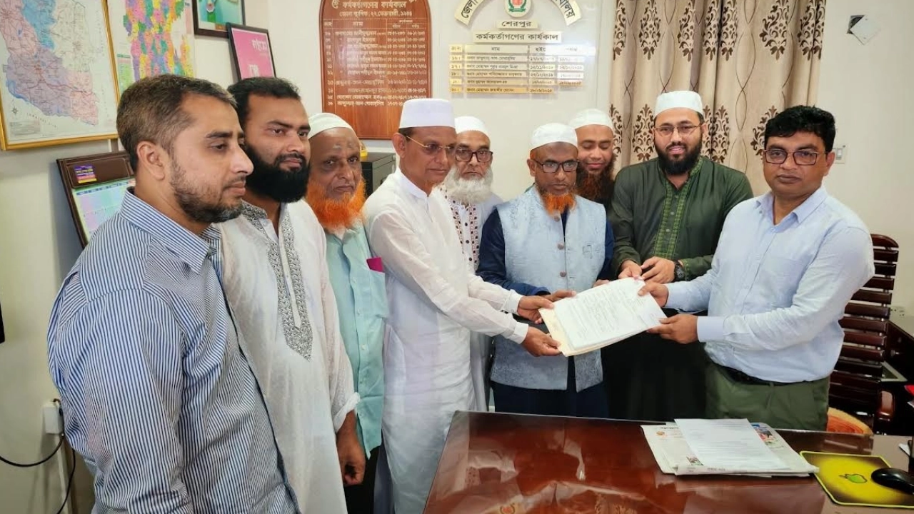 মনোনয়নপত্র দাখিলের শেষ দিনে মনোনয়নপত্র জমা দেন জামায়াত মনোনীত প্রার্থী মাসুদুর রহমান মাসুদ