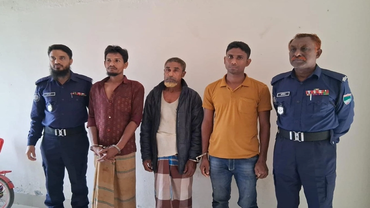 বাগেরহাটের শরনখোলায় প্রতিপক্ষের হামলায়   নিহত বিএনপি কর্মী হত্যাকান্ডের ঘটনায় গ্রেপ্তার  ৩