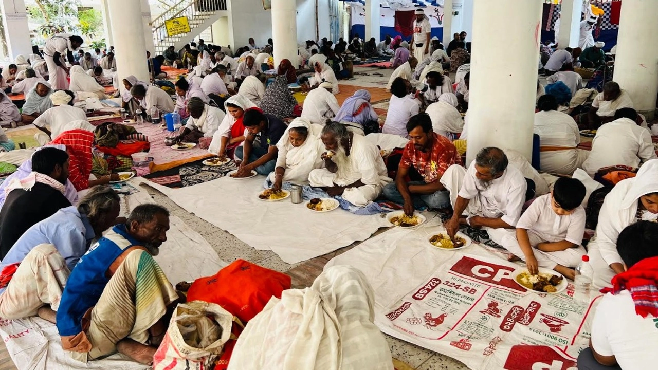 কুষ্টিয়ার কুমারখালীর ছেঁউড়িয়ার আঁখড়াবাড়ি