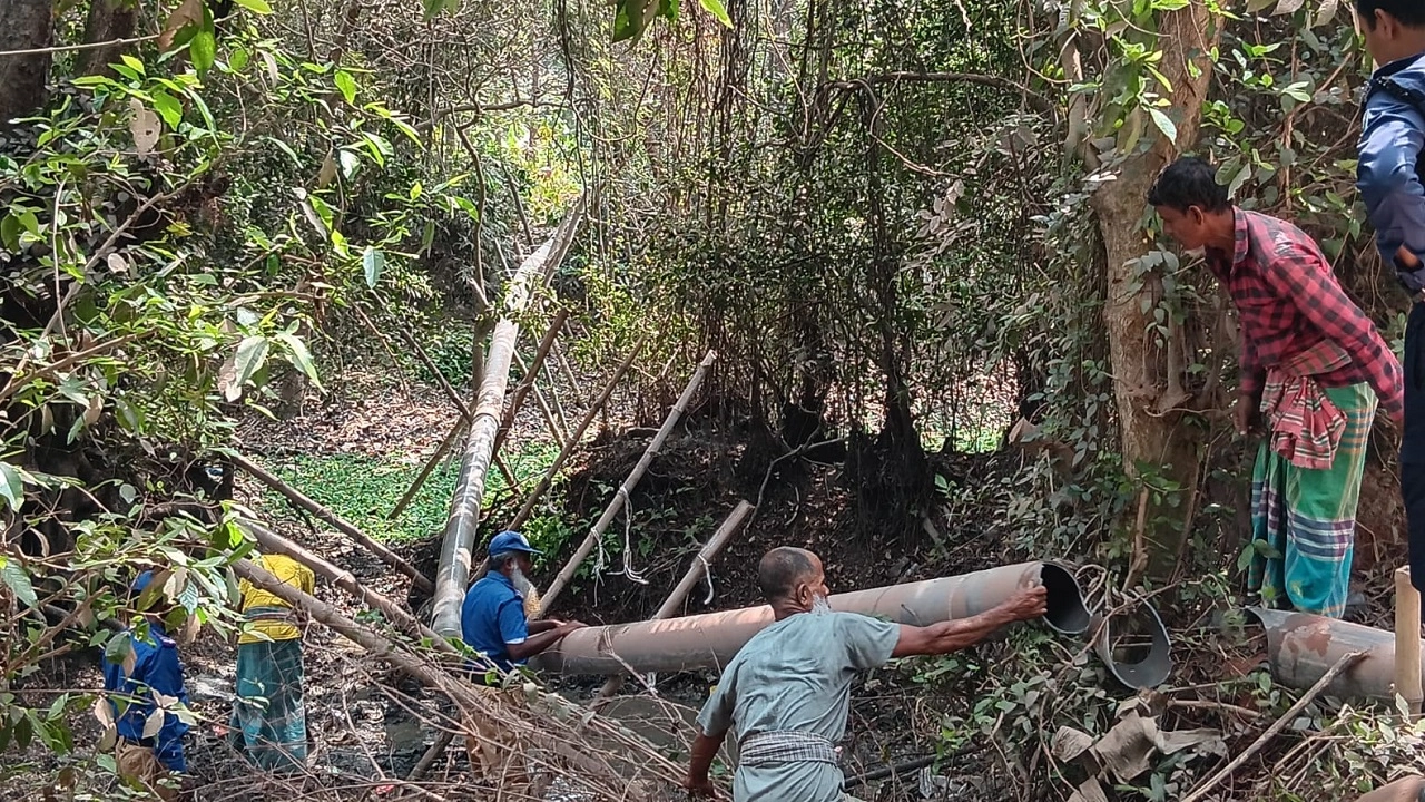 অবৈধ বালু উত্তোলনের বিরুদ্ধে মোবাইল কোর্ট
