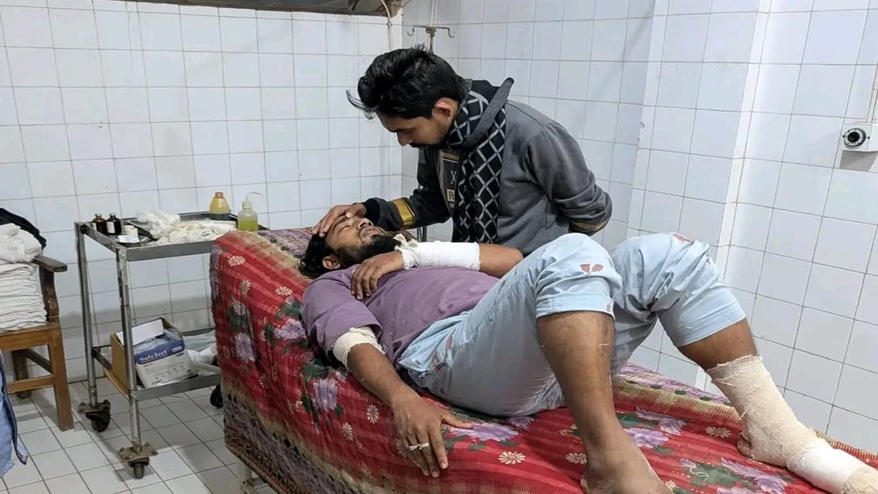 হাসপাতালে চিকিৎসাধীন