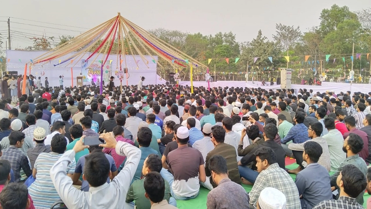 উন্মুক্ত ইফতার মাহফিল