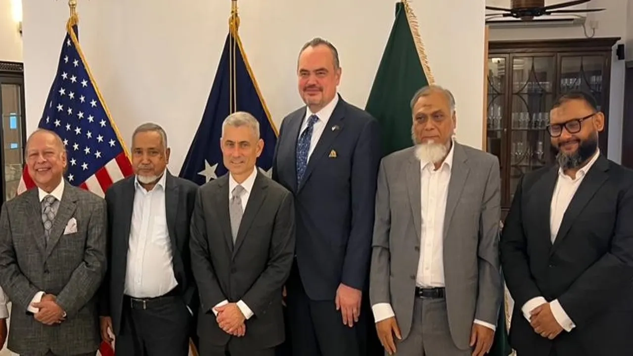 বাংলাদেশ জামায়াতে ইসলামীর একটি প্রতিনিধি দলের সঙ্গে দক্ষিণ ও মধ্য এশিয়াবিষয়ক মার্কিন সহকারী পররাষ্ট্র মন্ত্রী পল কাপুরের সৌজন্য বৈঠক অনুষ্ঠিত হয়েছে