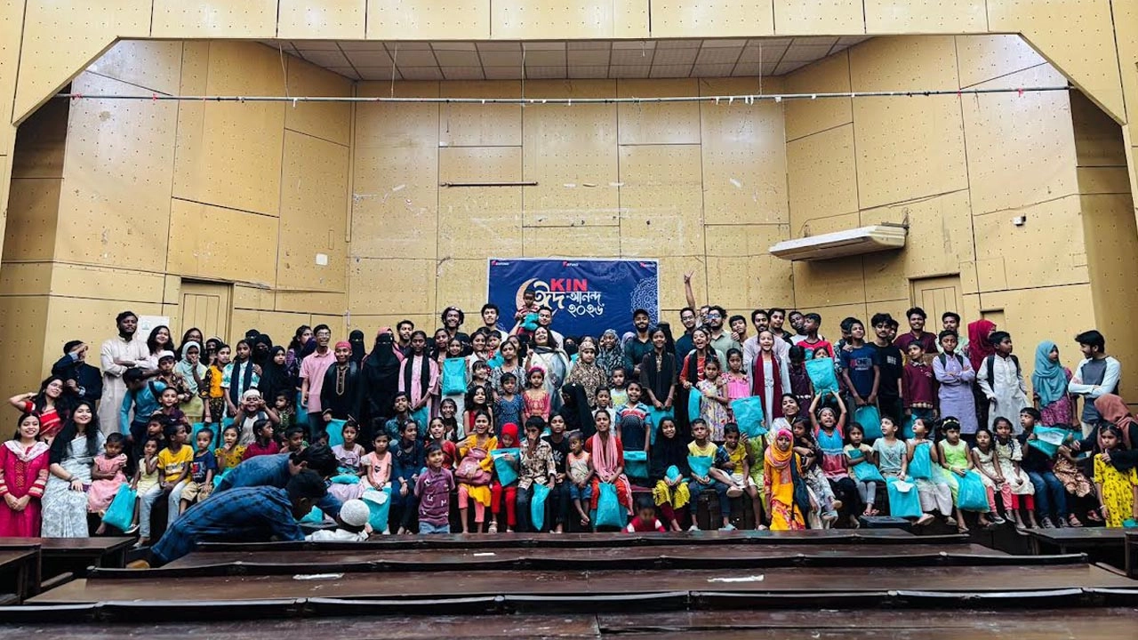 শাবিপ্রবি কিন'র উদ্যোগে সুবিধাবঞ্চিত শিশুরা পেল ঈদের নতুন পোশাক