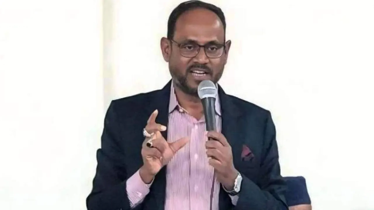 মৎস্য ও প্রাণিসম্পদ প্রতিমন্ত্রী সুলতান সালাউদ্দিন টুকু