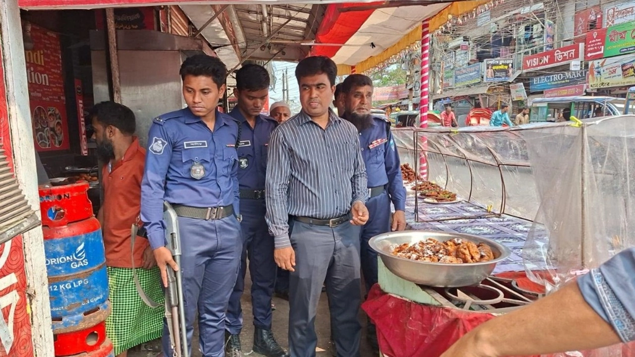 চাঁদপুরে ৩ প্রতিষ্ঠানের জরিমানা