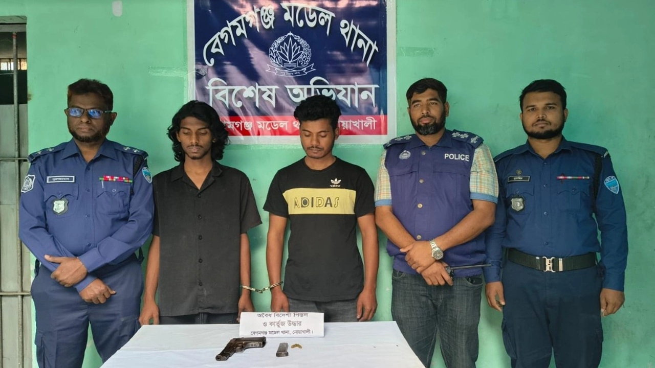 বিদেশি পিস্তল ও গুলিসহ দুই অস্ত্রধারী গ্রেফতার 