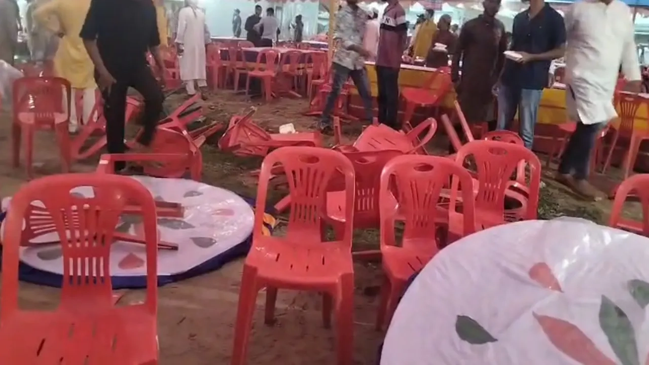 বিএনপির দুই গ্রুপের মধ্যে চেয়ার ছোড়াছুড়ির ঘটনা ঘটেছে