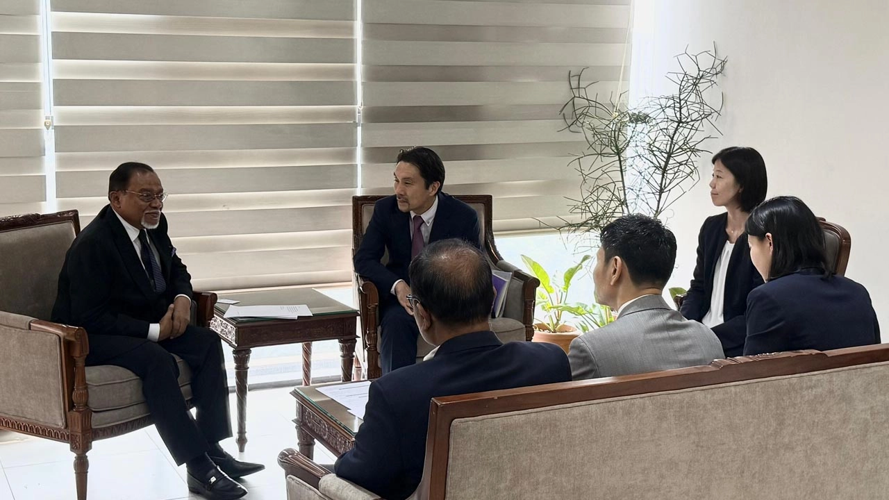 প্রধানমন্ত্রীর জনপ্রশাসন উপদেষ্টার সঙ্গে জাইকা প্রতিনিধি দলের সাক্ষাৎ