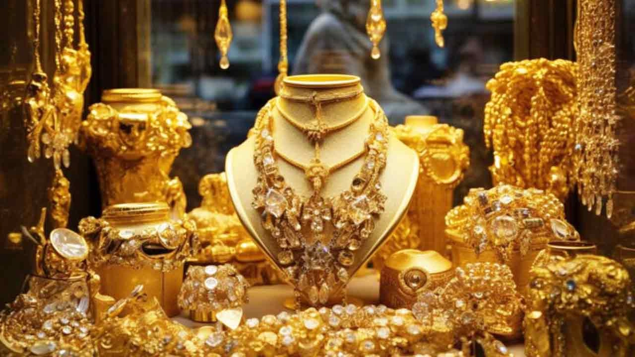 দেশের বাজারে আজ যে দামে বিক্রি হচ্ছে স্বর্ণ