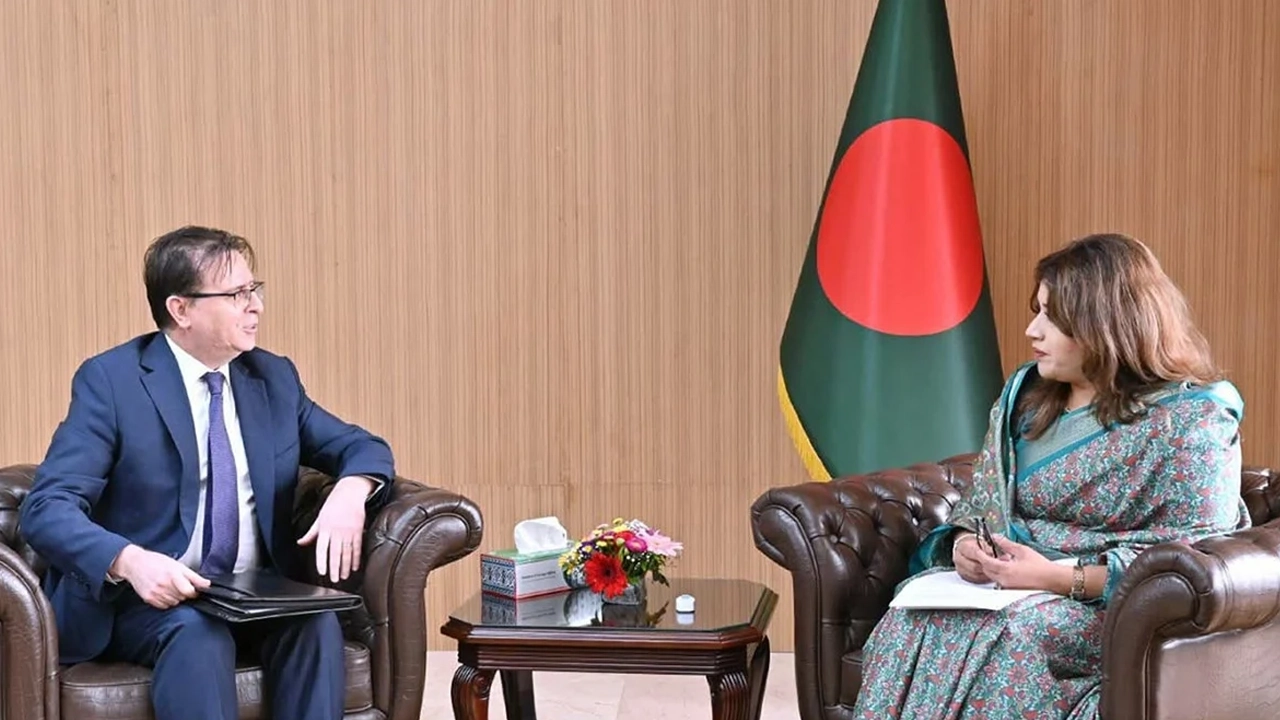 পররাষ্ট্র প্রতিমন্ত্রী শামা ওবায়েদের সঙ্গে বাংলাদেশে নিযুক্ত তুরস্কের রাষ্ট্রদূত রামিস শেনের সাক্ষাৎ। ছবি সংগৃহীত