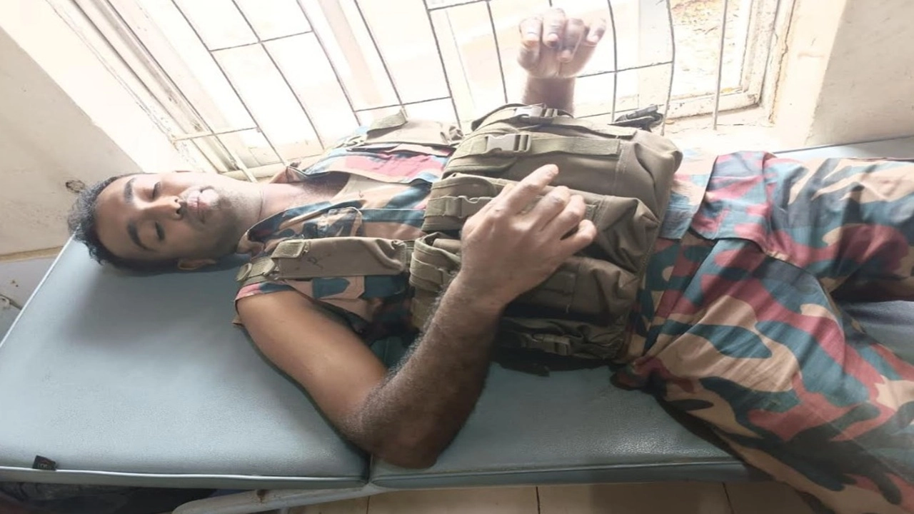 সীমান্তে চোরাচালানবিরোধী অভিযানে সংঘর্ষ, দুই বিজিবির আহত