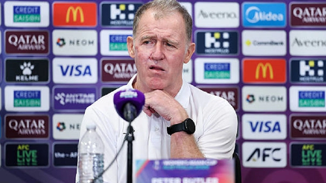 ক্ষোভ প্রকাশ করে দায়িত্ব ছাড়ার ইঙ্গিত দিলেন পিটার বাটলার 