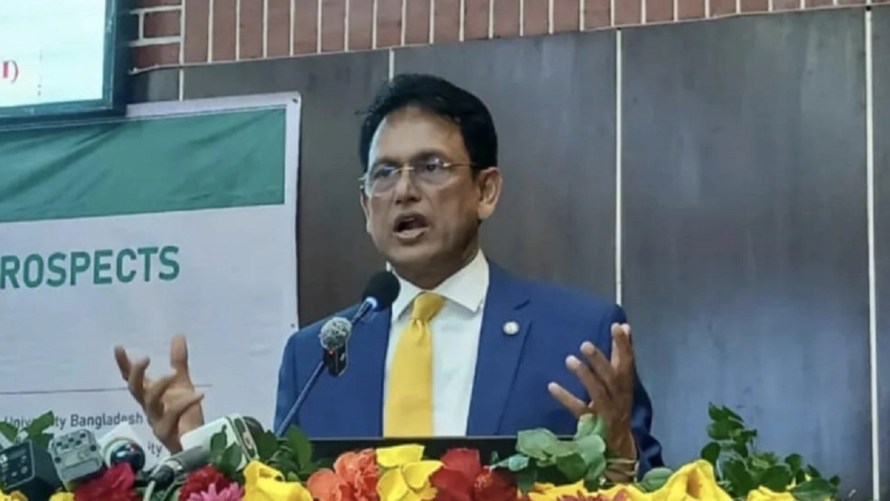 শিক্ষা এবং প্রাথমিক ও গণশিক্ষা মন্ত্রী ড. আ ন ম এহছানুল হক মিলন