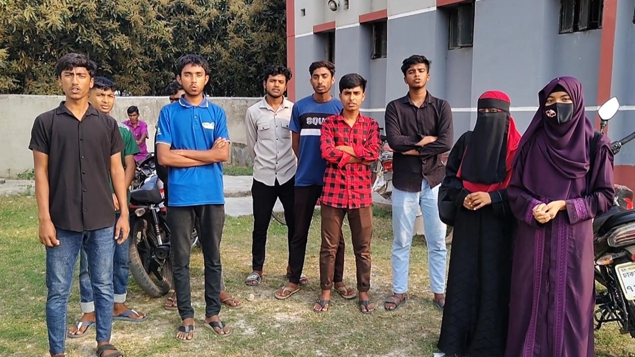 পাংশায় টেস্টে অকৃতকার্য ২৩ শিক্ষার্থী, অনিশ্চয়তায় এইচএসসি পরীক্ষায় অংশগ্রহণ