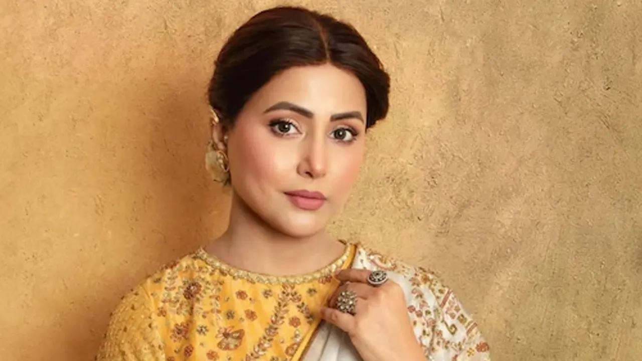 ইফতার পার্টিতে চরম বিড়ম্বনায় হিনা খান, তোলপাড়