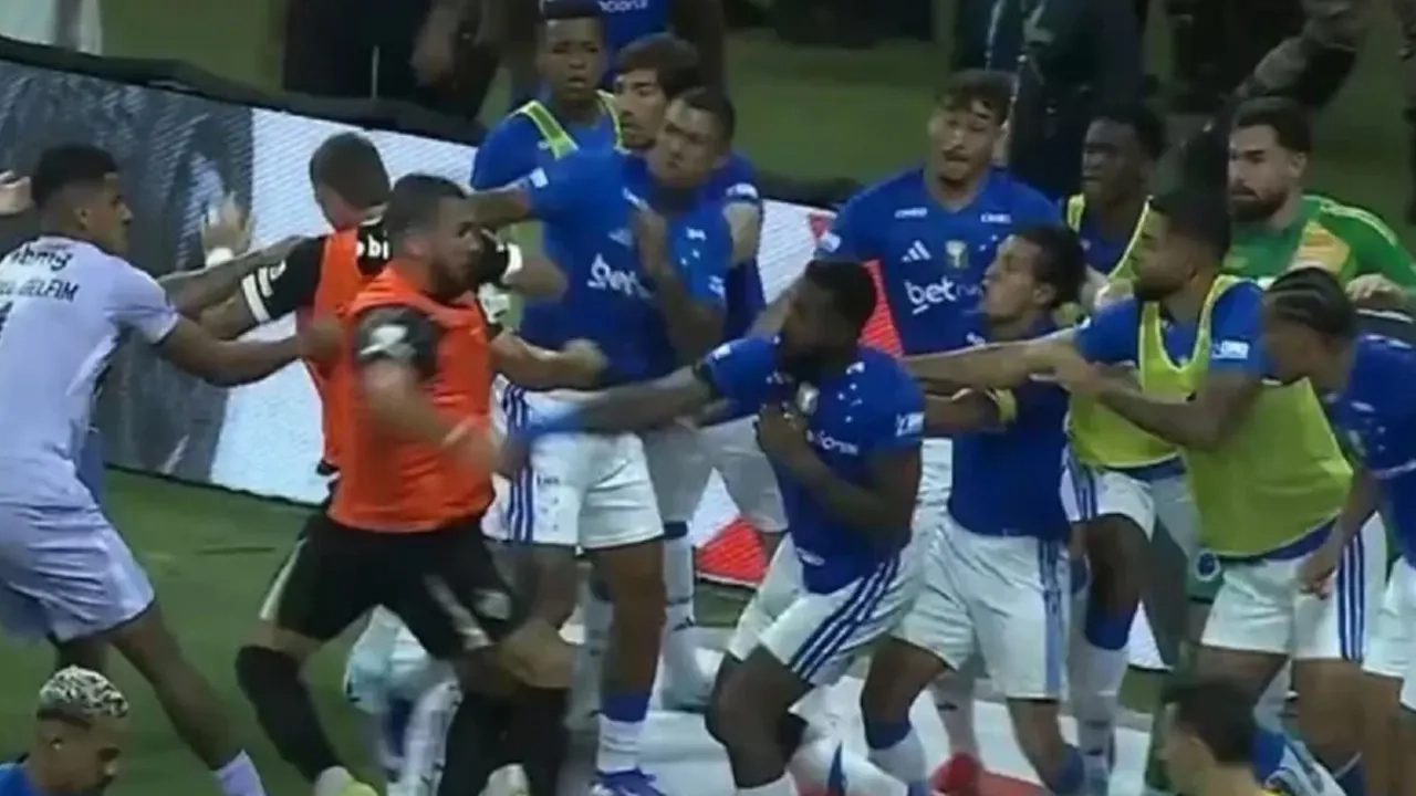 ব্রাজিলে অনুষ্ঠিত ফুটবল ফাইনালে ম্যাচে ২৩ লাল কার্ড