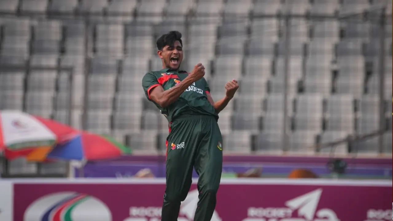 নাহিদ ঝড়ে ১১৪ রানে গুটিয়ে গেল পাকিস্তান