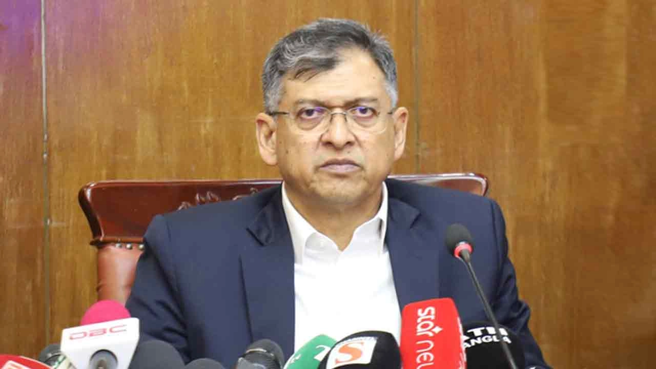 জুলাই যোদ্ধার বিরুদ্ধে মামলা হলে রাজাকার হত্যায় মুক্তিযোদ্ধার নামেও কি মামলা হবে