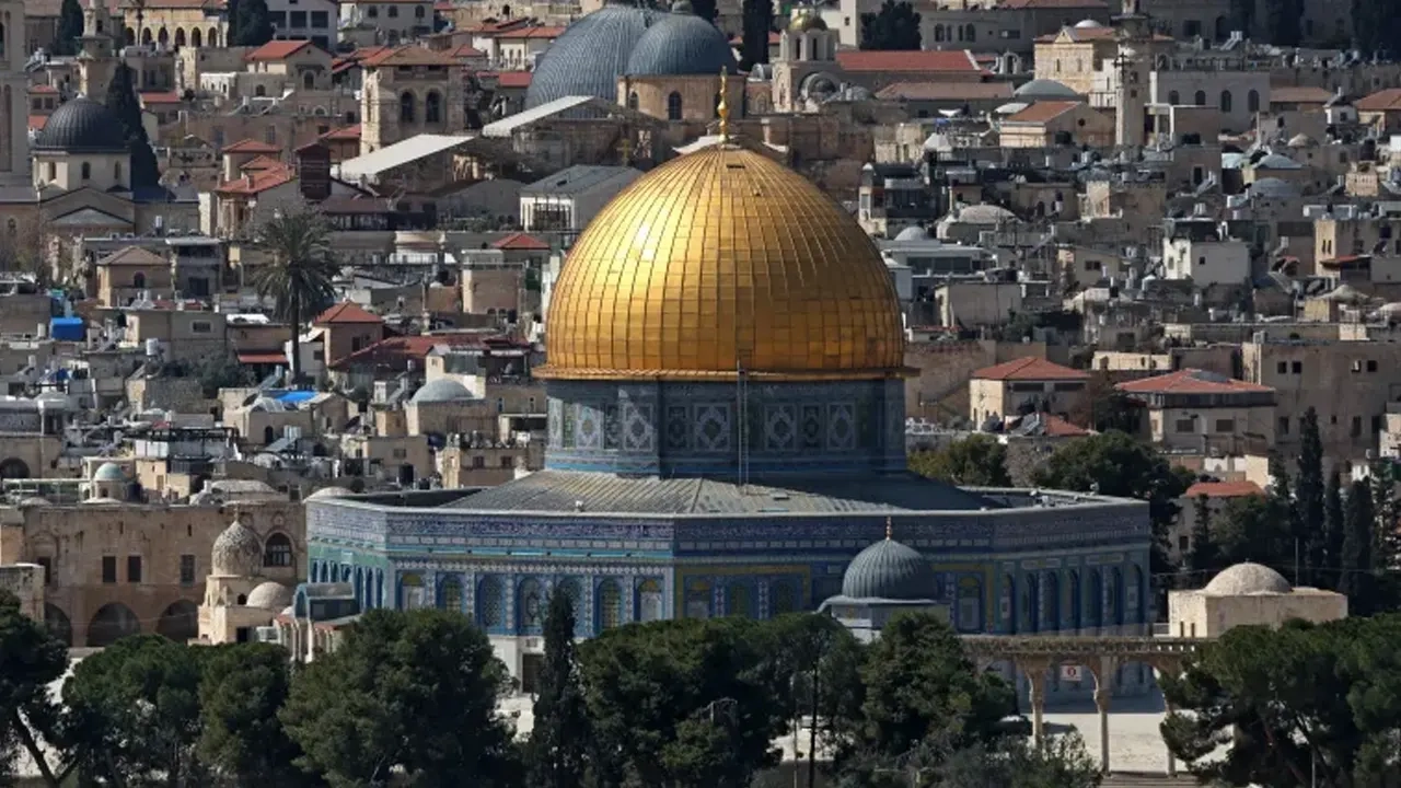 ইসরায়েলের বিরুদ্ধে একজোট ৮ মুসলিম দেশ