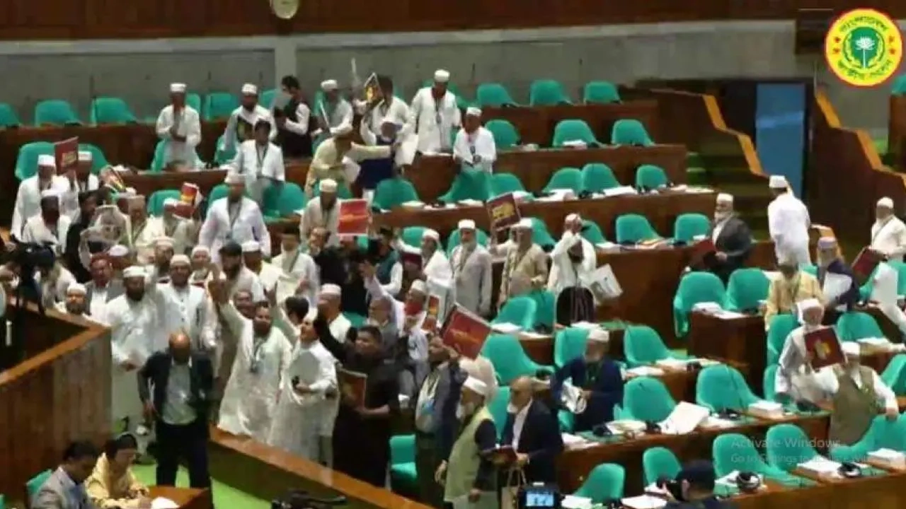 রাষ্ট্রপতি ভাষণ দেওয়ায় জামায়াতের নেতৃত্বে বিরোধীদলের ওয়াক আউট