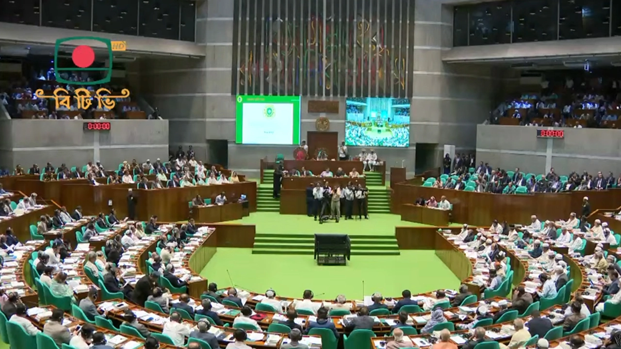 অধিবেশনের প্রথম দিনেই ৫ কমিটি গঠন, নেতৃত্বে স্পিকার ও প্রধানমন্ত্রী