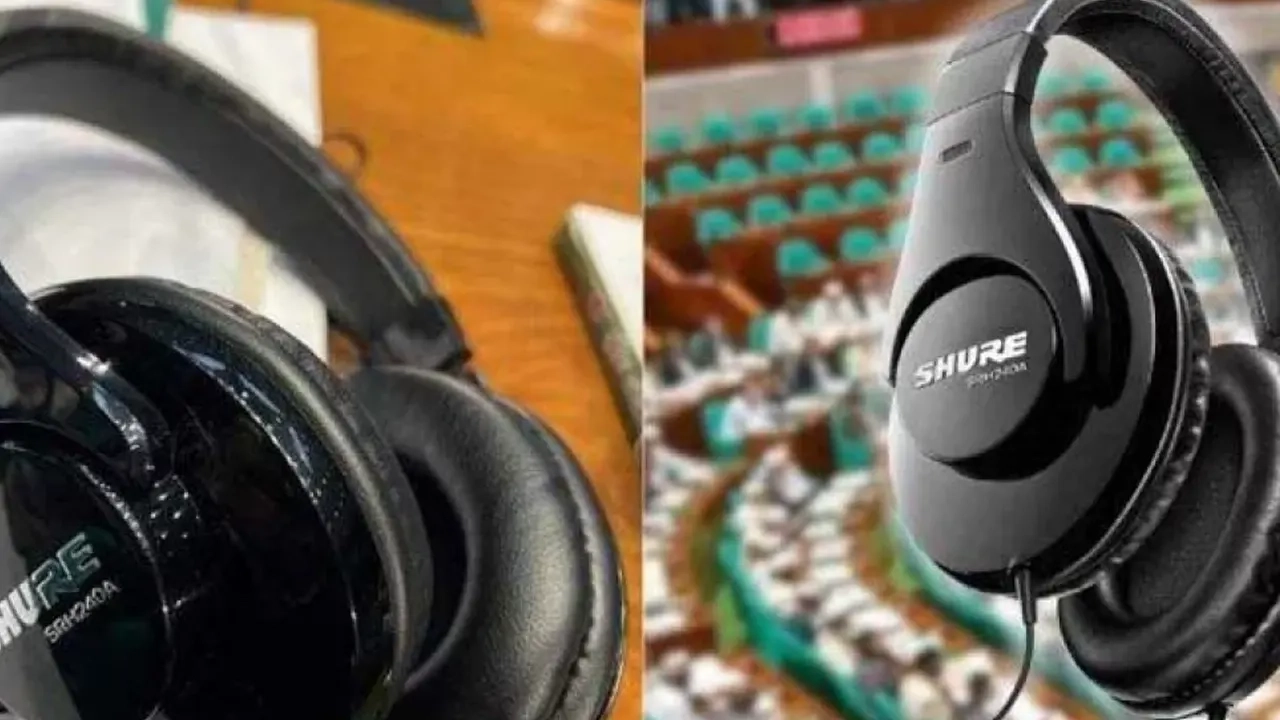 সংসদ সদস্যদের ব্যবহারের জন্য দেওয়া হেডফোন