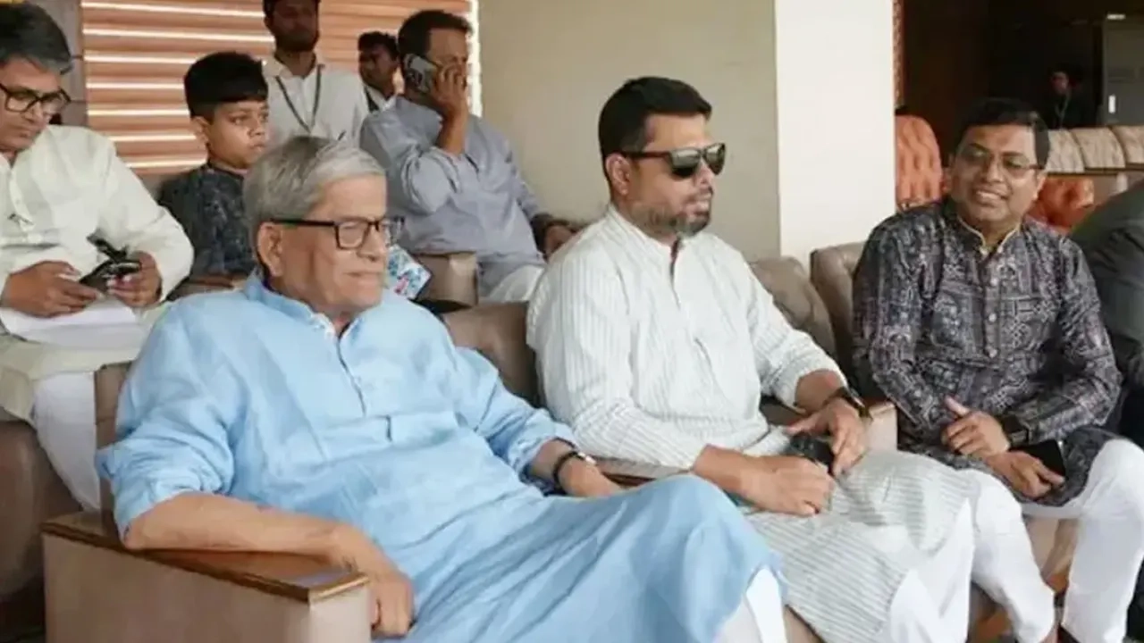 বাংলাদেশ-পাকিস্তান ম্যাচ দেখতে স্টেডিয়ামে মির্জা ফখরুল