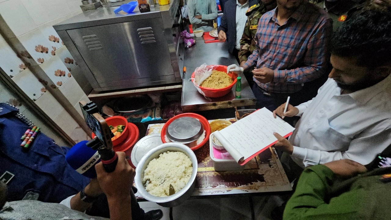 ভ্রাম্যমাণ আদালতের অভিযান