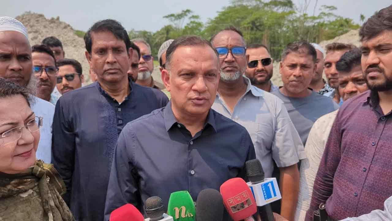 বস্ত্র ও পাট মন্ত্রণালয়ের প্রতিমন্ত্রী শরীফুল আলম