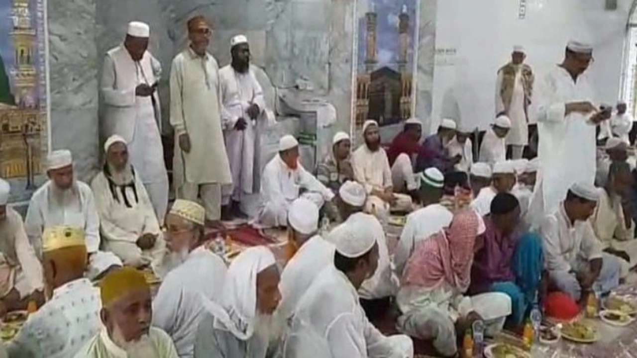 বীর মুক্তিযোদ্ধাদের সম্মানে ইফতার মাহফিল