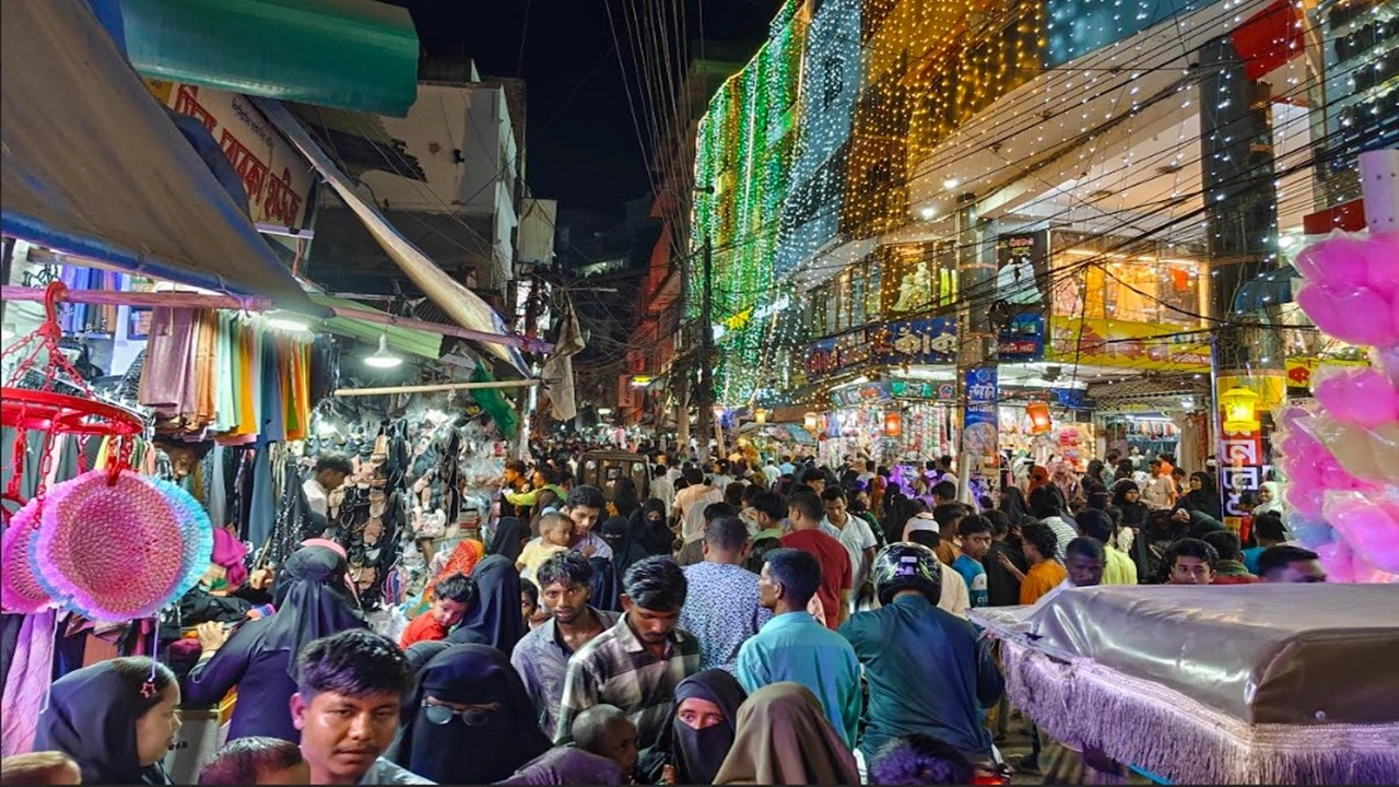 কক্সবাজার শহরের একটি শপিং মার্কেট