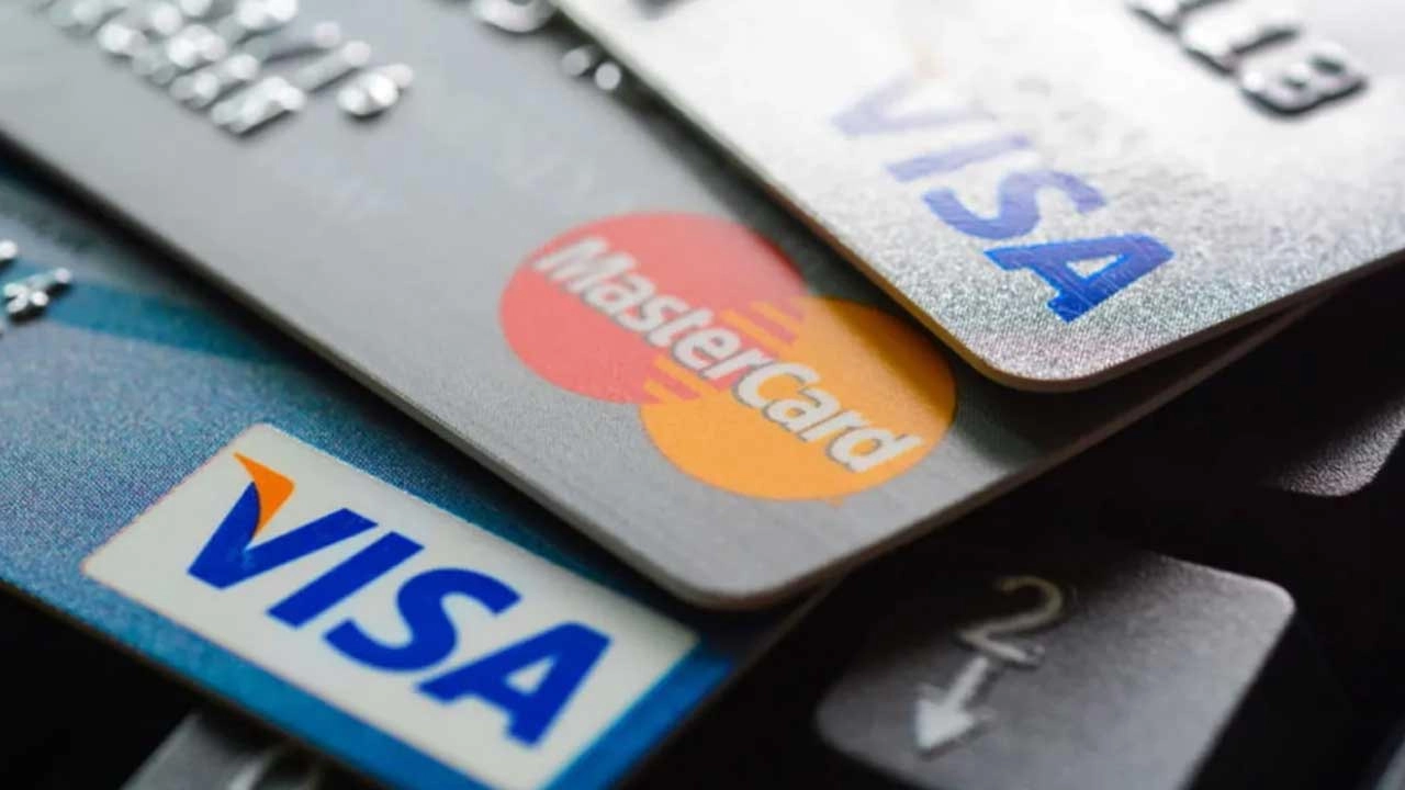 ক্রেডিট কার্ডের ঋণসীমা বাড়াল কেন্দ্রীয় ব্যাংক