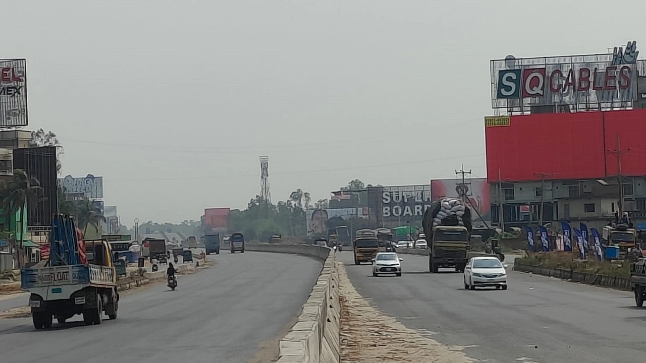 সিরাজগঞ্জ মহাসড়কে এখনো বড় যানজটের দেখা মেলেনি