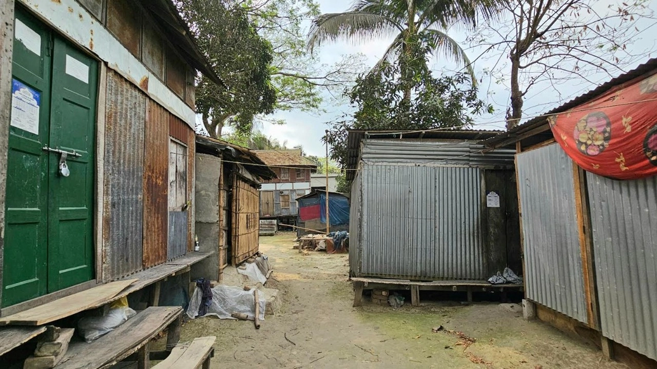 মুন্সীগঞ্জের লৌহজং উপজেলার সাতঘড়িয়া গ্রামে