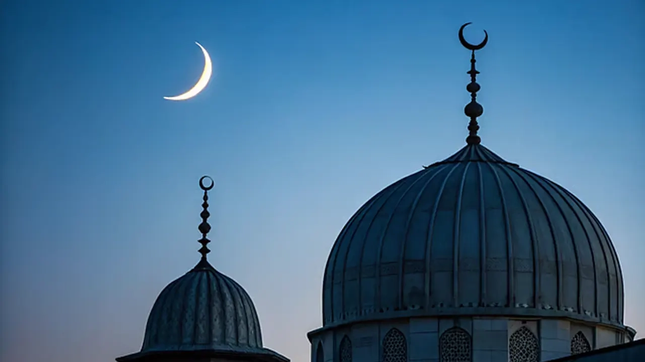 ঈদের চাঁদ ।। ছবি: সংগৃহীত