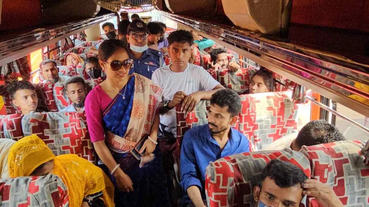 দৌলতদিয়া ঘাট এলাকায় যাত্রী হয়রানি ঠেকাতে উপজেলা প্রশাসনের তদারকি