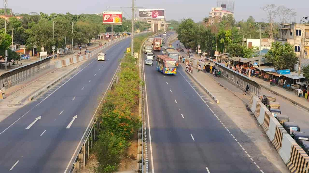 ঈদ যাত্রায় স্বস্তি, ভোগাচ্ছে বাড়তি ভাড়া 