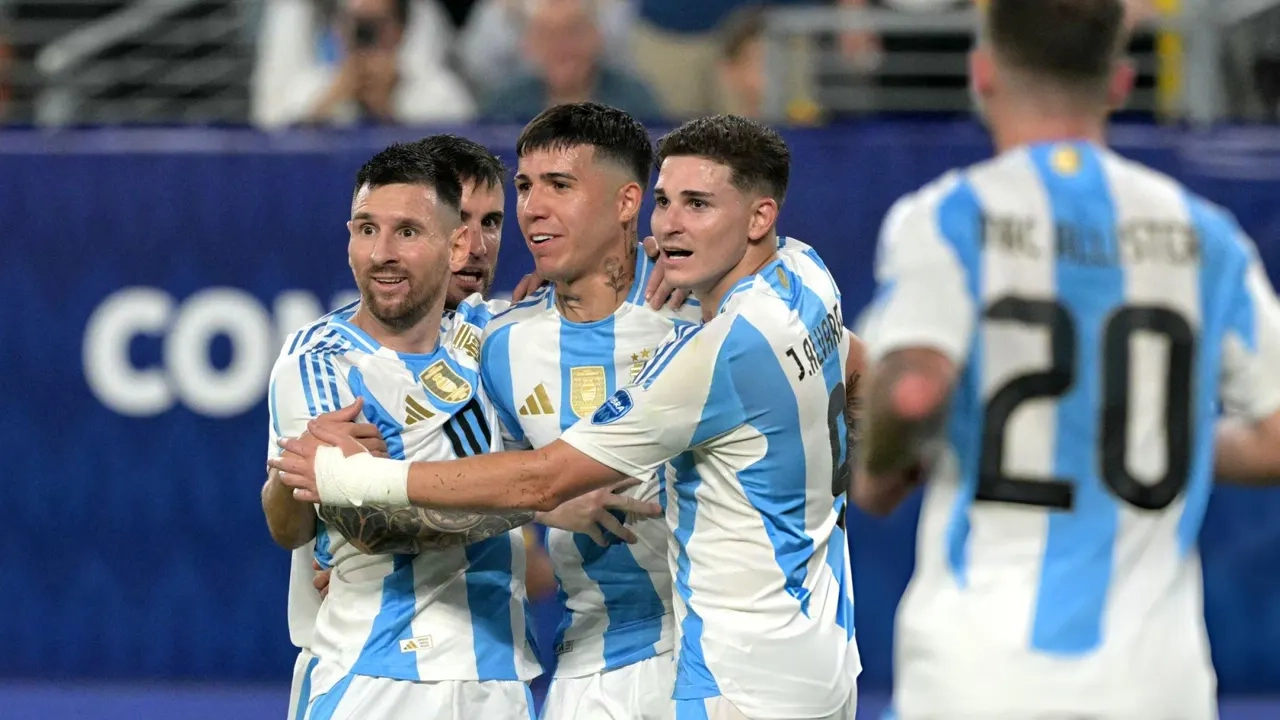 মেসিকে অধিনায়ক করে দল ঘোষণা করল আর্জেন্টিনা 