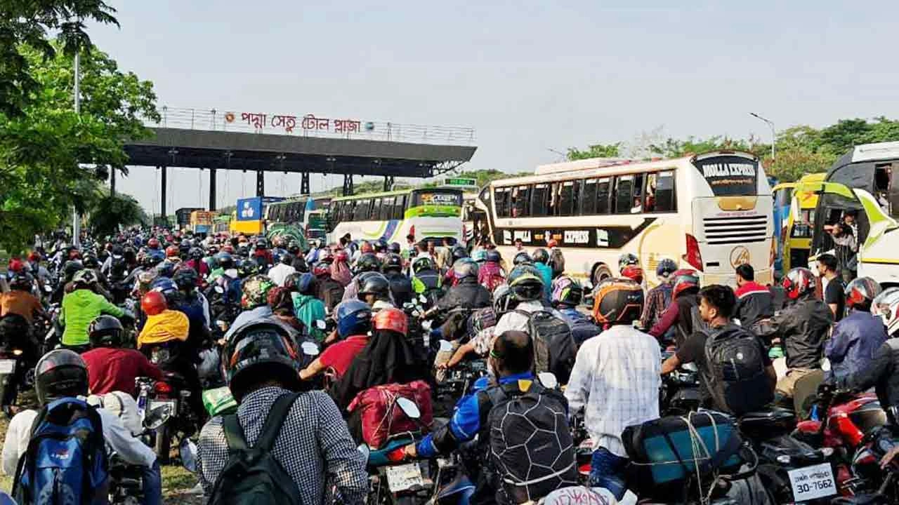 পদ্মা সেতুতে যানবাহনের চাপ