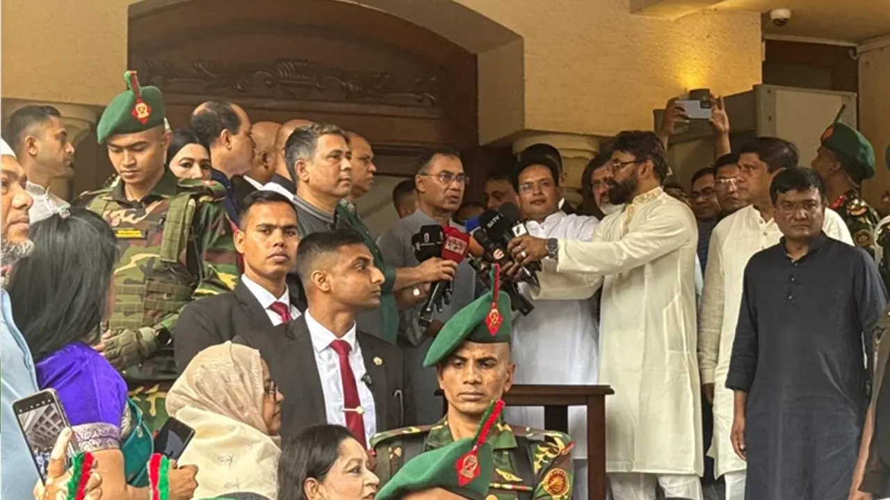 রাষ্ট্রীয় অতিথি ভবন যমুনায় সৌজন্য সাক্ষাৎ শেষে প্রধানমন্ত্রী ।। ছবি: সংগৃহীত