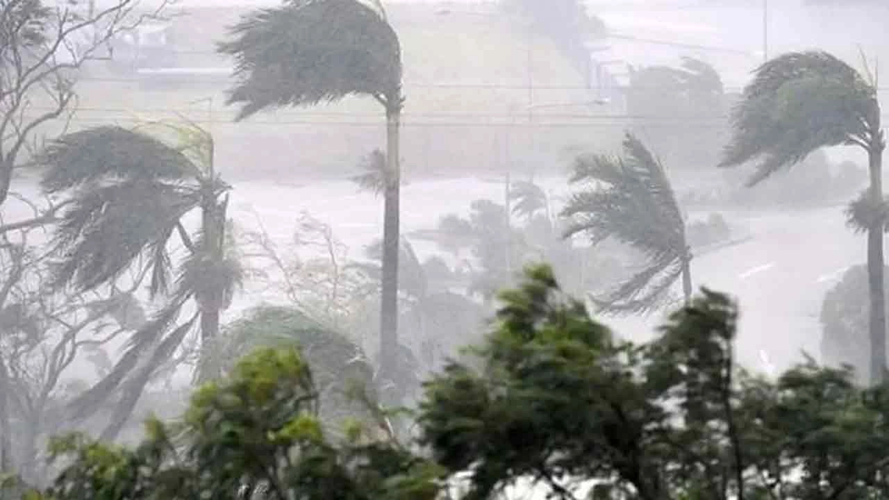 ঢাকাসহ ১৯ জেলায় ৬০ কিমি বেগে ঝড়ের শঙ্কা