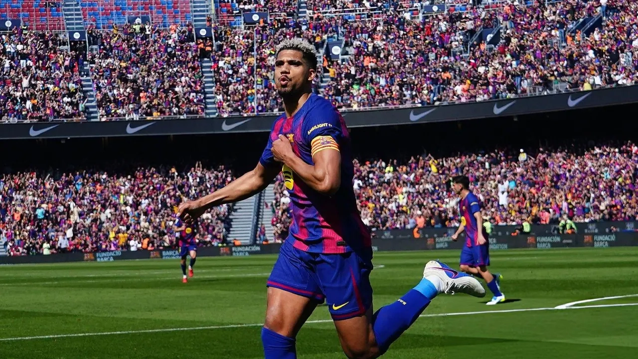 লা-লিগায় রিয়াল মাদ্রিদকে বিপাকে ফেলল বার্সা 