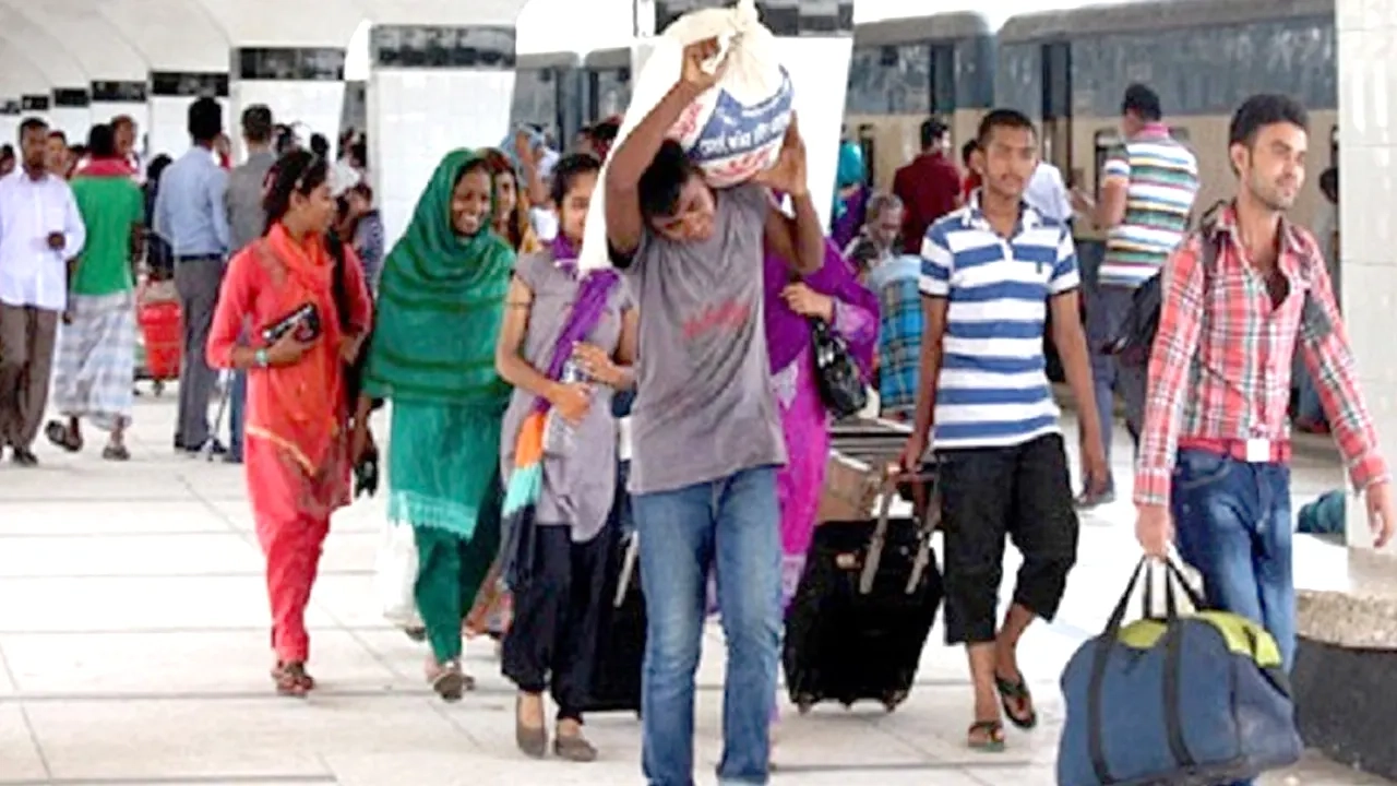 ছবিটি রাজধানীর সদরঘাট থেকে তোলা-এনপিবি