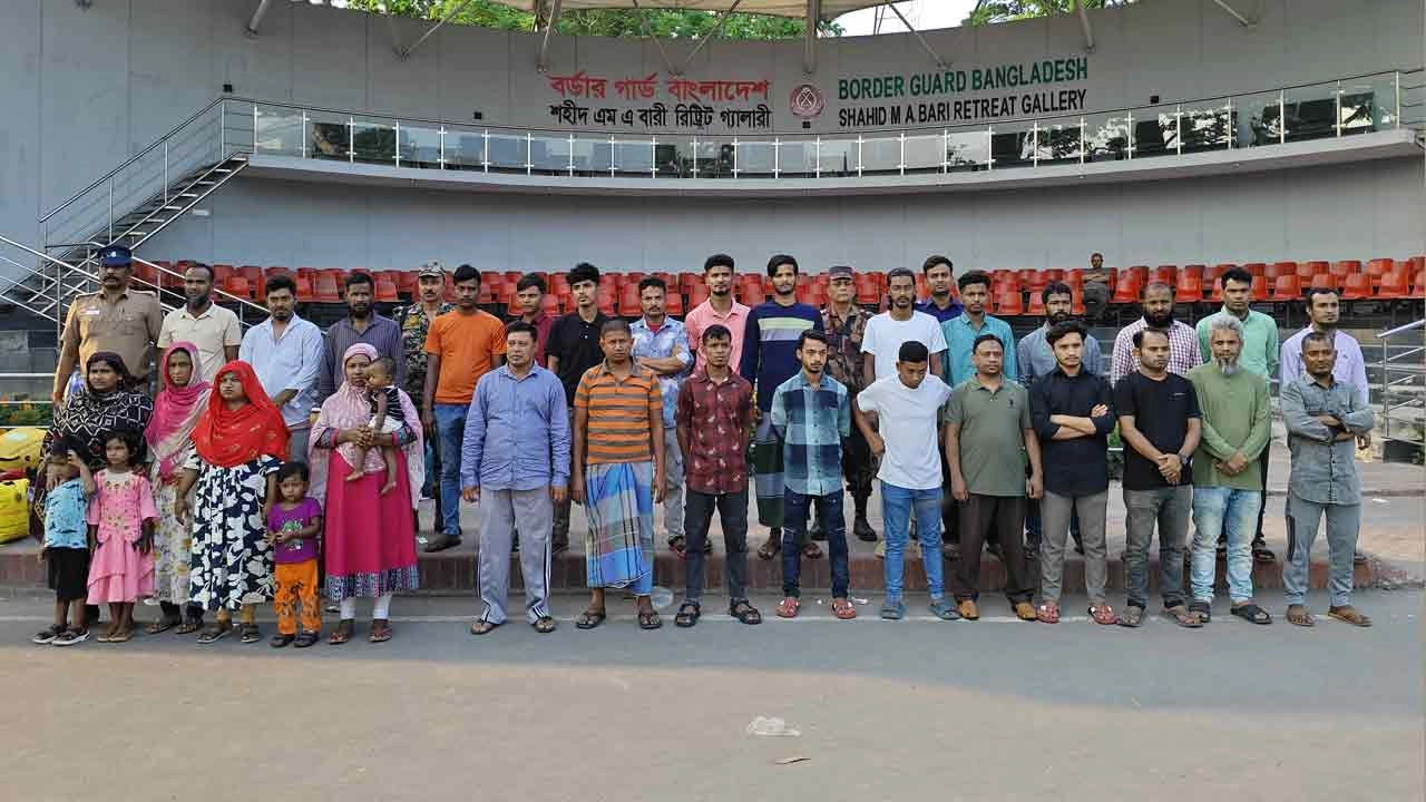 ভারত থেকে ৩৩ জন বাংলাদেশি নাগরিক দেশে ফিরেছেন