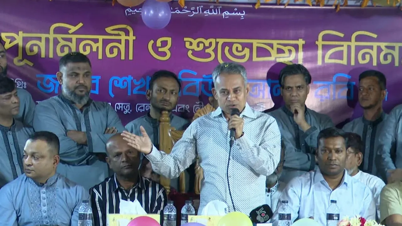 সড়ক পরিবহন ও সেতু, নৌ ও রেলপথ মন্ত্রণালয়ের মন্ত্রী শেখ রবিউল আলম রবি