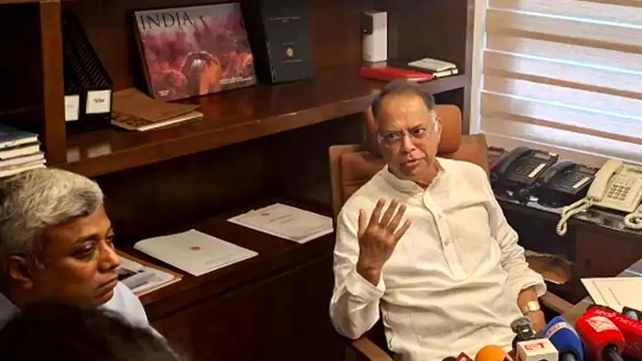 বিদ্যুৎ, জ্বালানি ও খনিজসম্পদ মন্ত্রী ইকবাল হাসান মাহমুদ টুকু